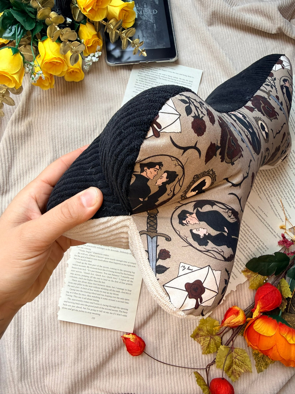 Coussin de Lecture - Romance Gothique
